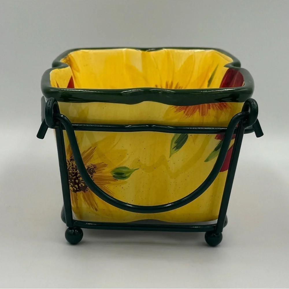 Temptations Sunflower Presentable Ovenware 1qt Casserole and Green Wire Basket